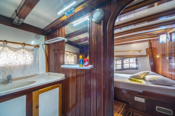 Image of Atalanta yacht #33