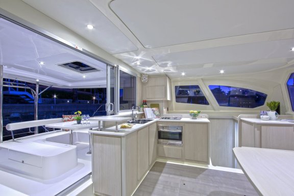 Image of Shangri-La yacht #8