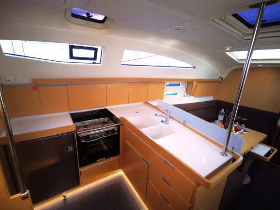 Image of Baby Boo yacht #13