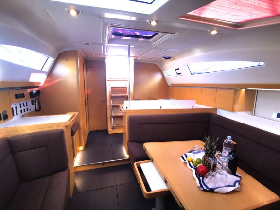 Image of Baby Boo yacht #16