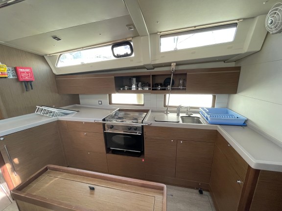 Image of CHRISTINA L yacht #9