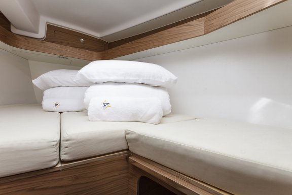 Image of Škrlatica yacht #13