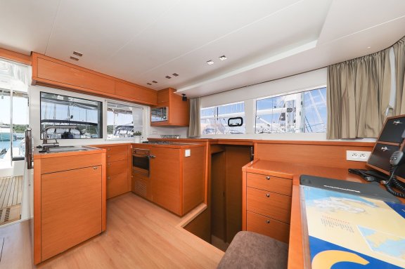 Image of Fortuna yacht #13