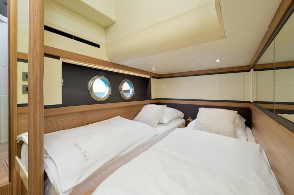 Image of Viva La Vida yacht #29