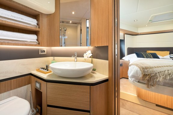 Image of Viva La Vida yacht #33