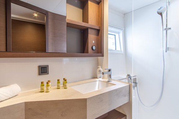 Image of Queen Nika yacht #20