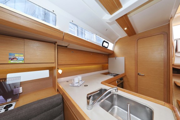 Image of Family Office yacht #18