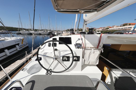 Image of Kinga V yacht #8