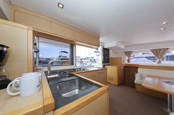 Image of Kinga V yacht #19