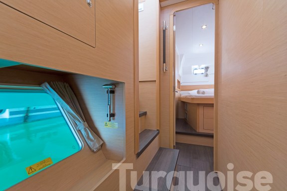 Image of Turquoise yacht #10