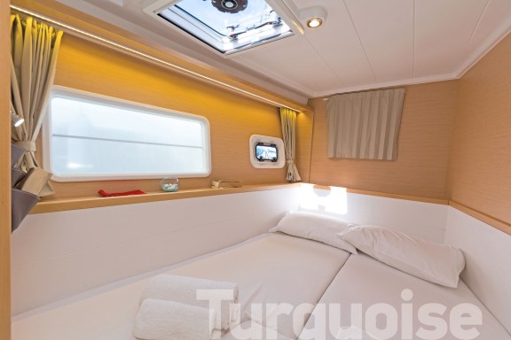 Image of Turquoise yacht #12