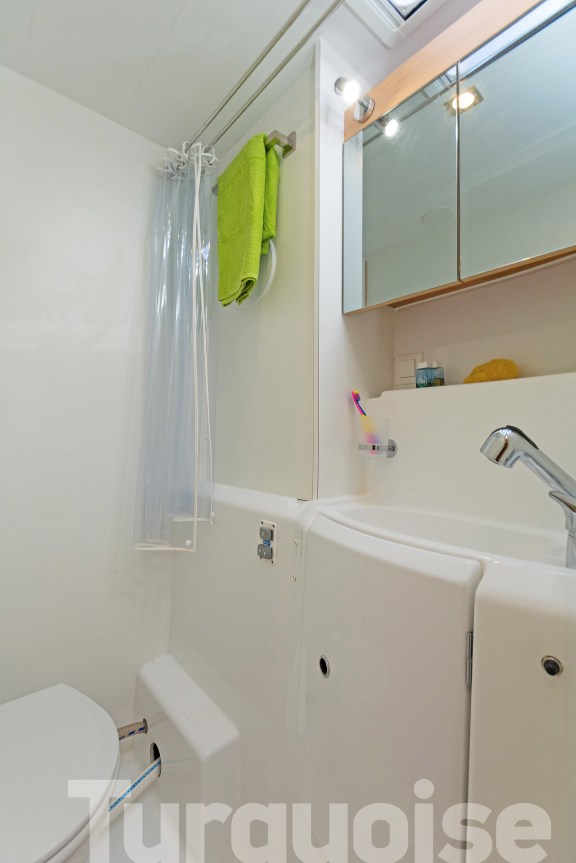 Image of Turquoise yacht #13