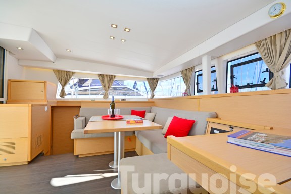 Image of Turquoise yacht #23