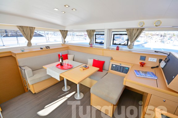Image of Turquoise yacht #25
