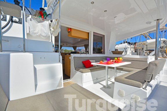 Image of Turquoise yacht #28