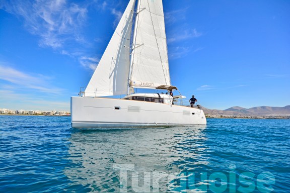 Image of Turquoise yacht #35