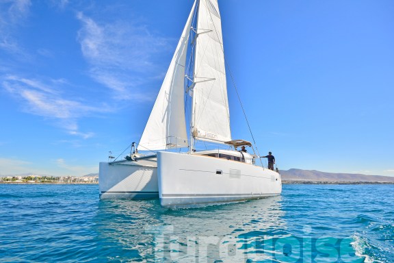Image of Turquoise yacht #36