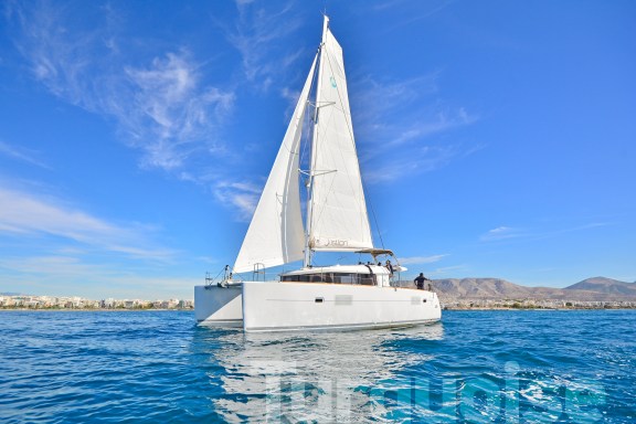 Image of Turquoise yacht #38