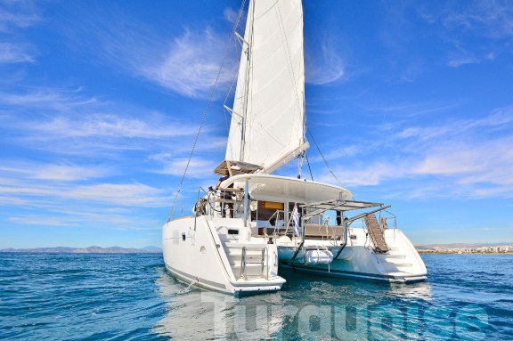 Image of Turquoise yacht #44