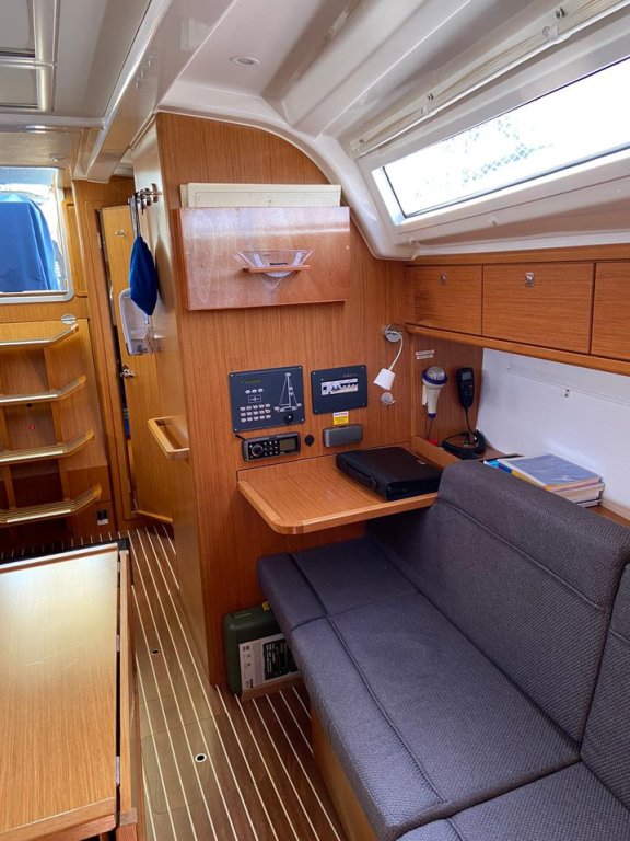 Image of Into the Blue yacht #5