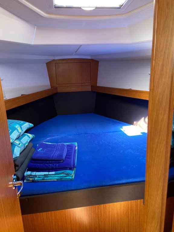 Image of Into the Blue yacht #8