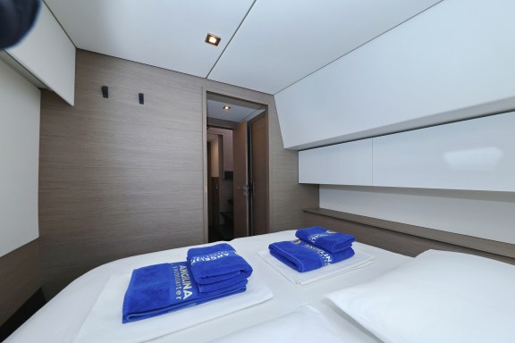 Image of Sun Office yacht #23