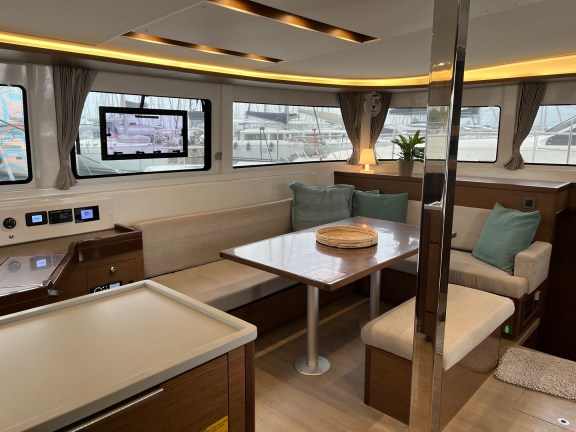 Image of White Pearl yacht #8