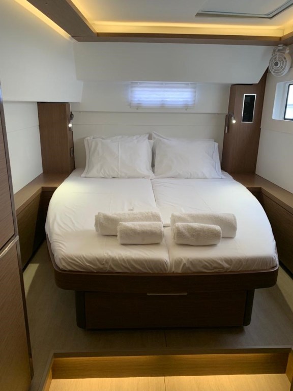 Image of White Pearl yacht #16