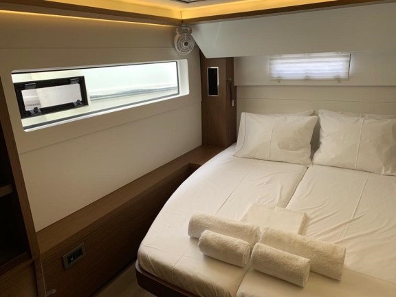 Image of White Pearl yacht #17