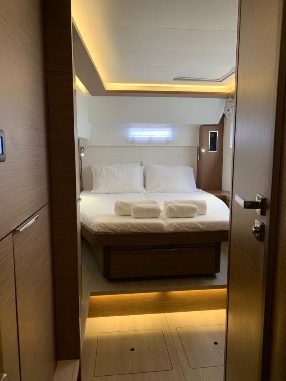 Image of White Pearl yacht #19