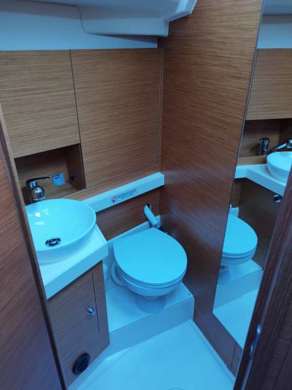 Image of Laysan yacht #18