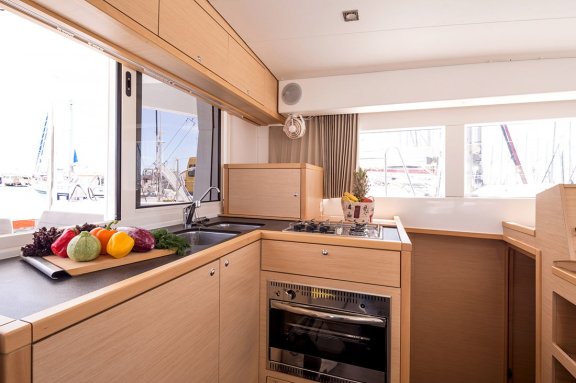 Image of Lost Cat yacht #9