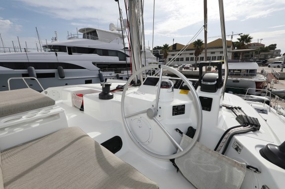 Image of Hi Friends yacht #7