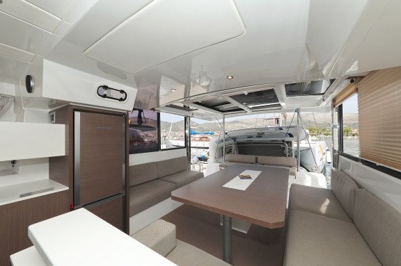 Image of Hi Friends yacht #17