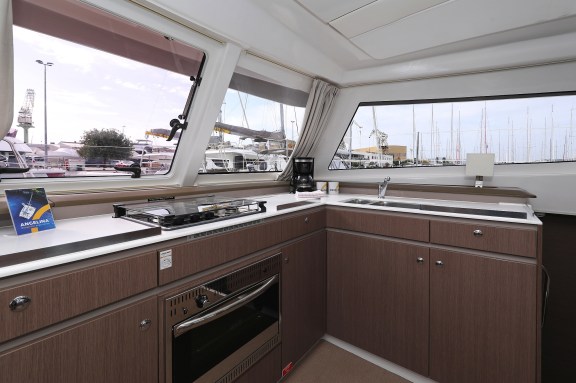 Image of Hi Friends yacht #20