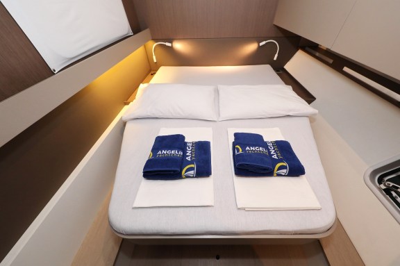 Image of Hi Friends yacht #24