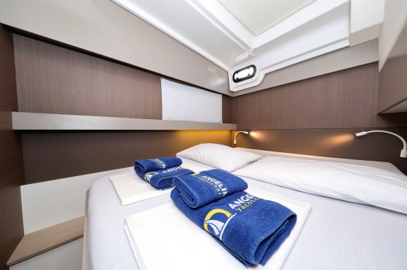 Image of Hi Friends yacht #25