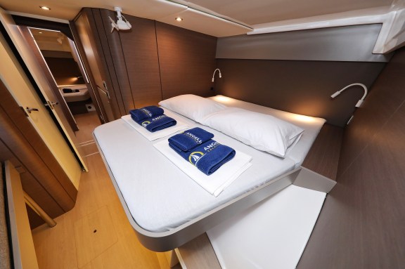 Image of Hi Friends yacht #26