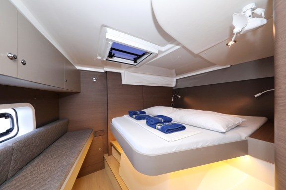 Image of Hi Friends yacht #28