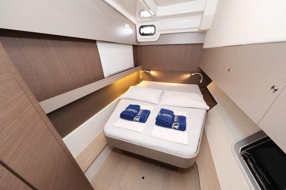 Image of Hi Friends yacht #23