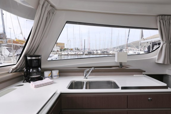 Image of Hi Friends yacht #40