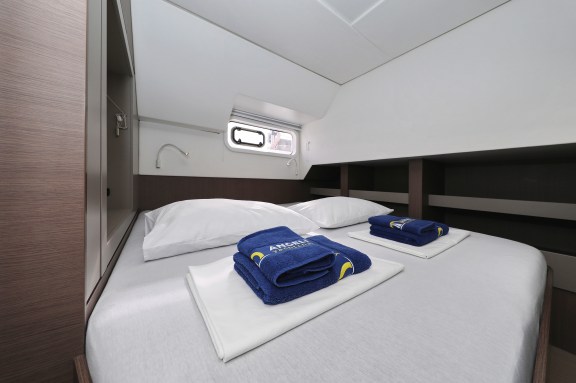 Image of Triton yacht #30