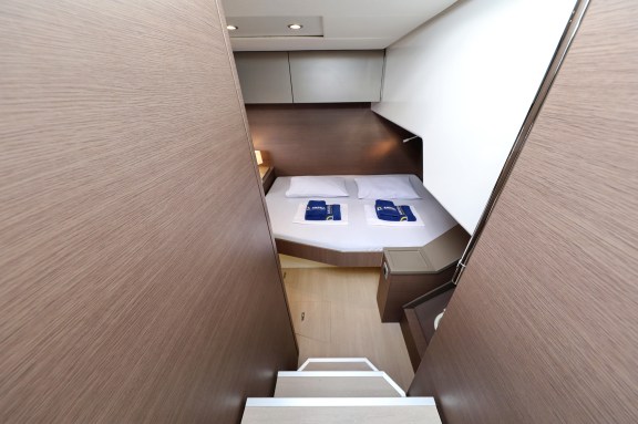 Image of Triton yacht #32