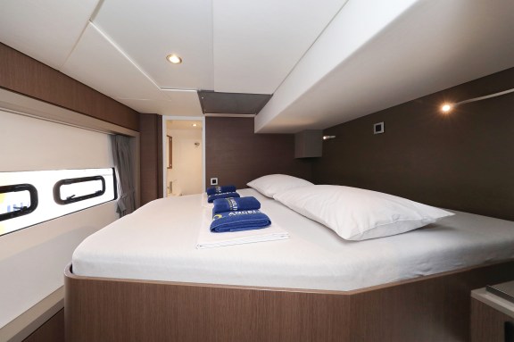 Image of Titan yacht #26