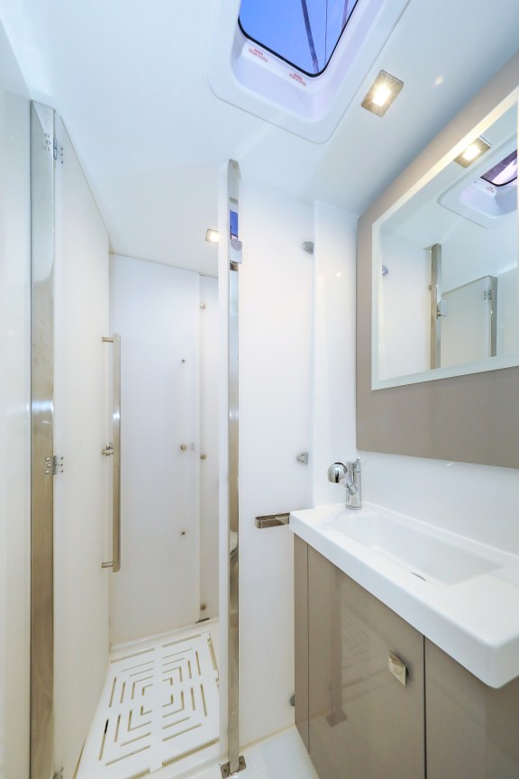 Image of Macho yacht #35