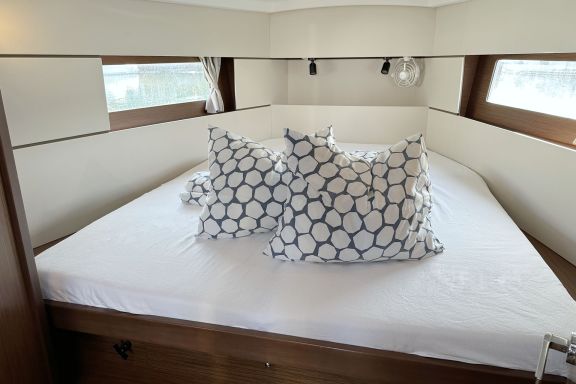 Image of Flip yacht #12