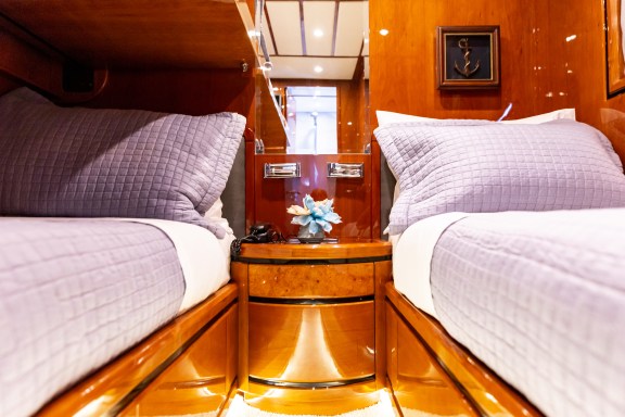 Image of Pareaki yacht #22