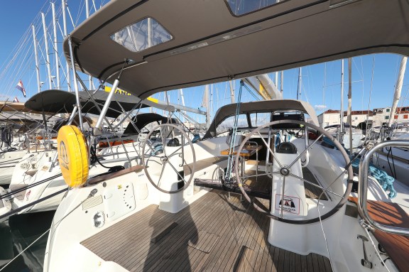 Image of Silver Arrow yacht #5
