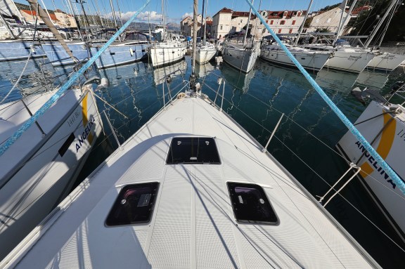 Image of Silver Arrow yacht #10