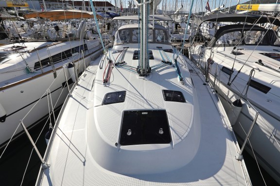 Image of Silver Arrow yacht #11